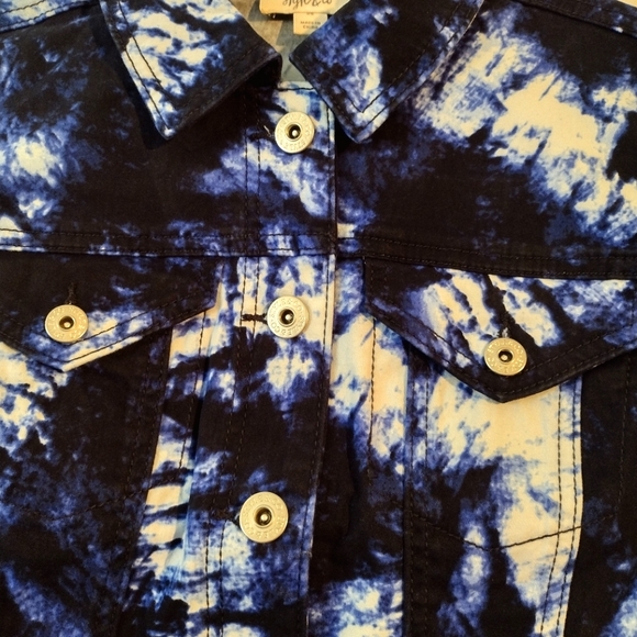 ✨🆕✨ Women's Tye-Dye Denim Jacket - Picture 2 of 4